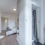 Swissporto Guest House Hostel *