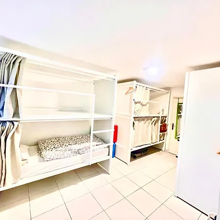 Swissporto Guest House Hostel *