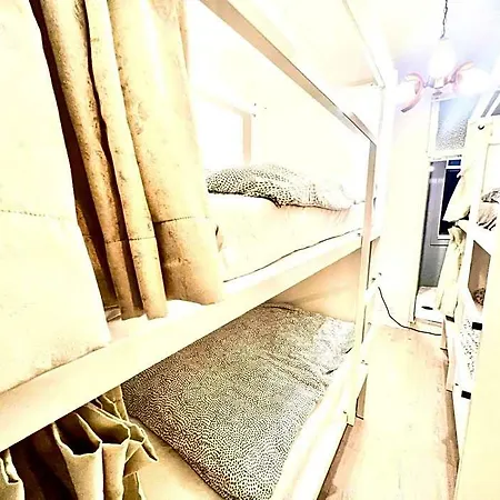 Hostel Swissporto Guest House