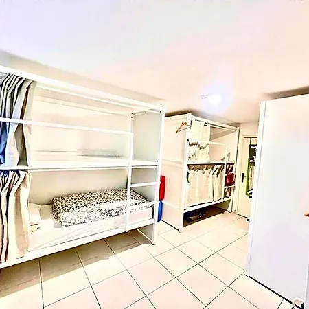 Hostel Swissporto Guest House *
