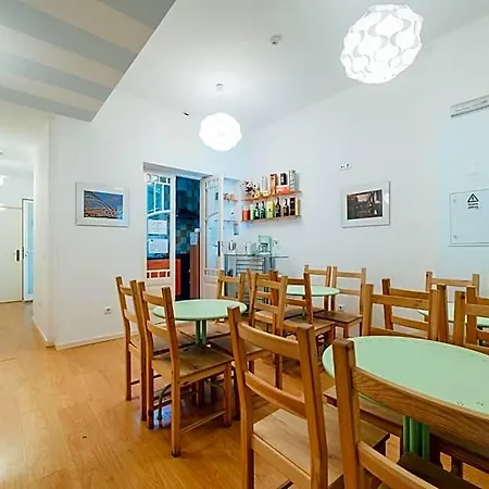 Hostel Swissporto Guest House