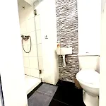 Swissporto Guest House Hostel *