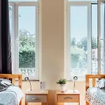 Swissporto Guest House Hostel *